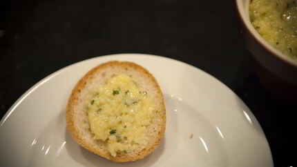 Гренки с сыром и чесноком