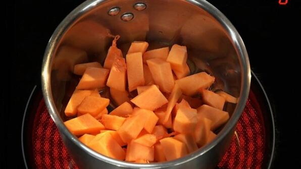 баклажанная икра на тыквенном пюре