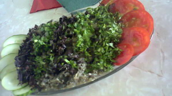 икра баклажанная со сливочным маслом