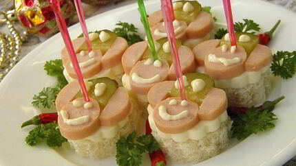 Канапе Обезьянки на шпажках