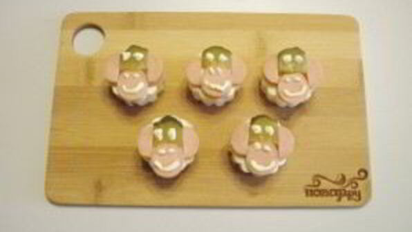 канапе обезьянки на шпажках