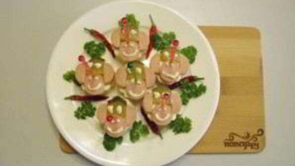 канапе обезьянки на шпажках