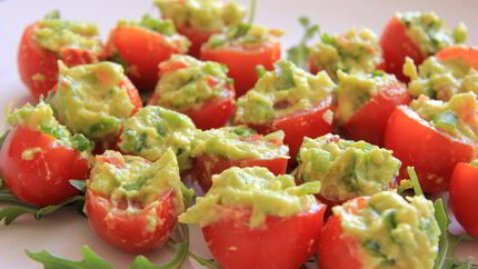 Канапе с авокадо