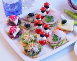 Канапе с бужениной