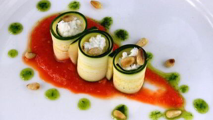 Канапе с кабачком и творогом