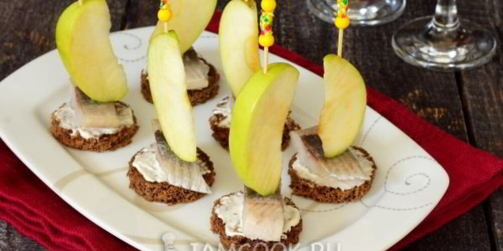 Рецепт канапе с сельдью