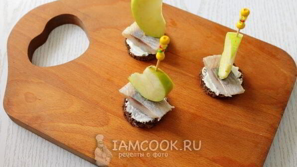 канапе с сельдью