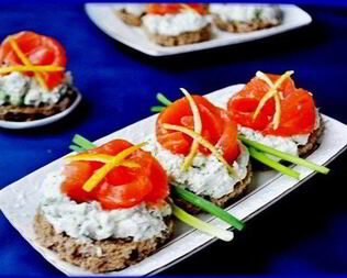 Канапе с семгой и сырным кремом
