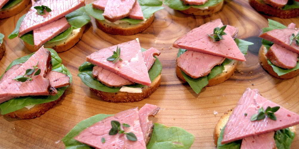 Рецепт канапе с ветчиной и шпинатом
