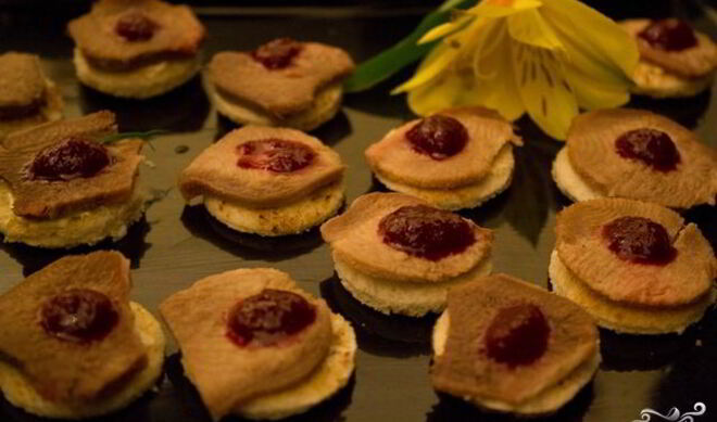 Канапе с языком