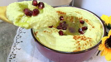 Хумус биль тахина с авокадо