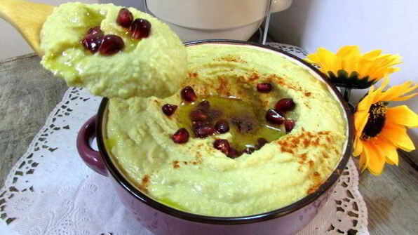 хумус биль тахина с авокадо