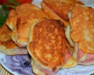 Колбаса в кляре к завтраку