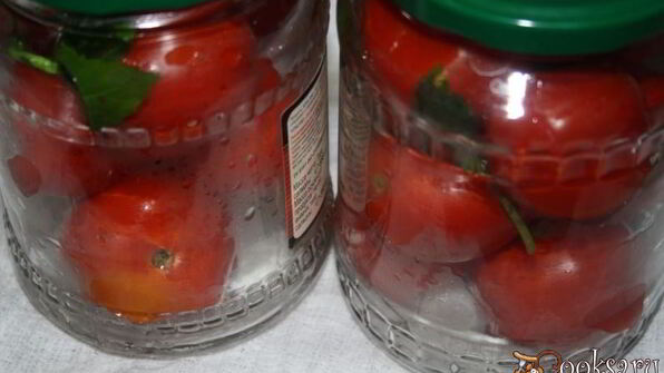 медовые маринованные помидоры с базиликом на зиму