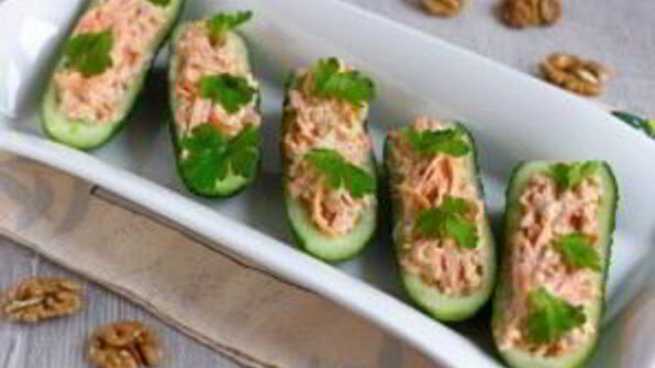 огурцы, фаршированные орехами