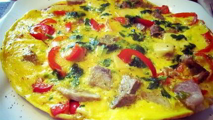 Фриттата с телятиной, красным перцем и шпинатом
