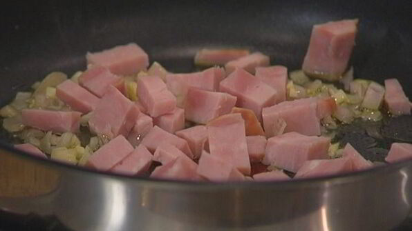 фриттата со шпинатом и ветчиной