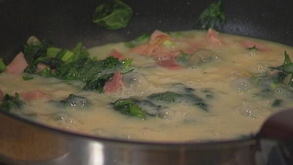 фриттата со шпинатом и ветчиной