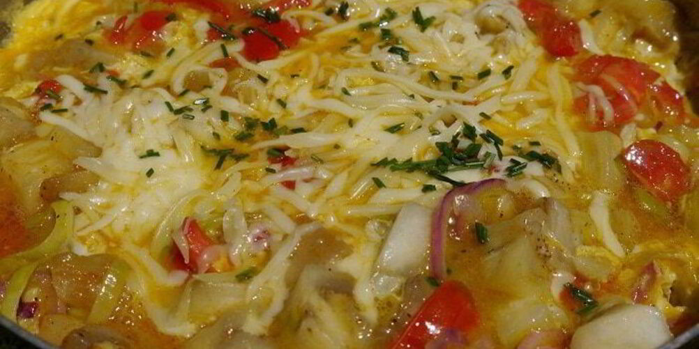 Рецепт омлета с баклажанами, помидорами и луком