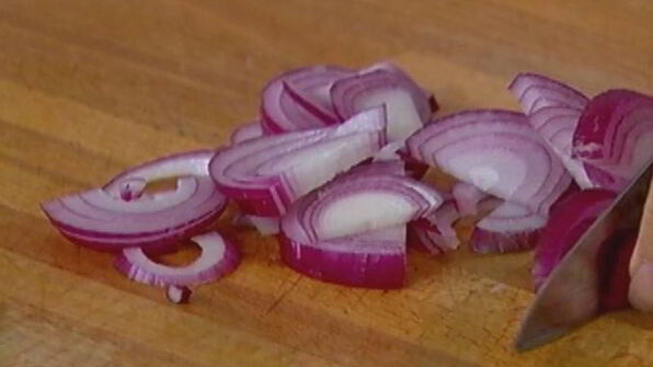 омлет с баклажанами, помидорами и луком