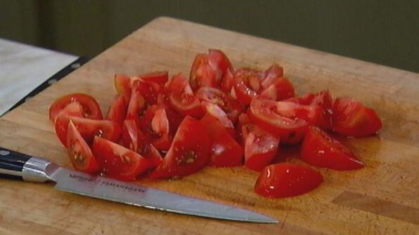 омлет с баклажанами, помидорами и луком