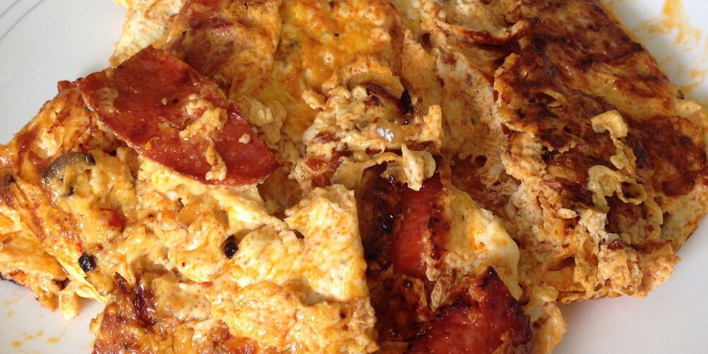 Рецепт омлета с чоризо и красным перцем