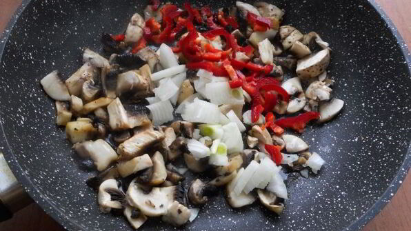 омлет с картофелем и грибами