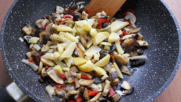 омлет с картофелем и грибами