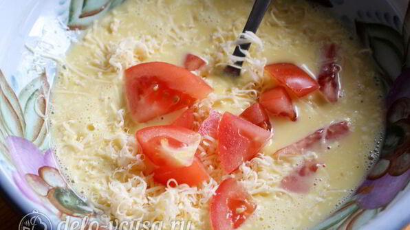 омлет с помидорами