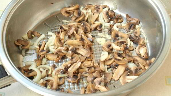омлет с шампиньонами