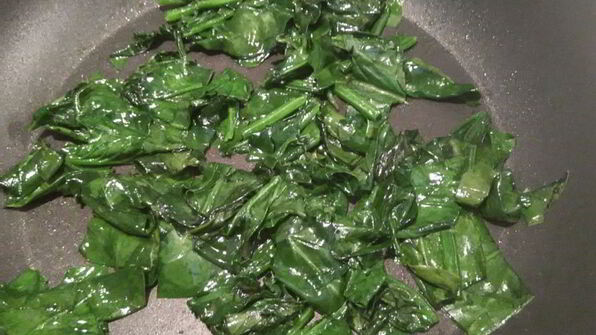 омлет со шпинатом и сыром