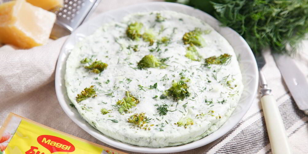 Рецепт питательного омлета на пару с брокколи и свежей зеленью