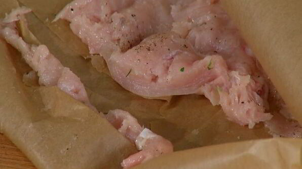 простой омлет с курицей и шампиньонами