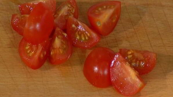 простой омлет с курицей и шампиньонами