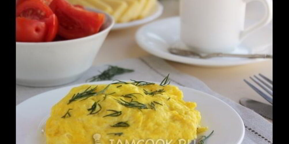 Рецепт пышного омлета с сыром на сковороде