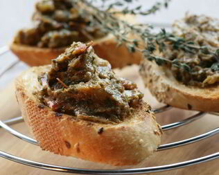 Овощной паштет из баклажанов, щавеля и помидоров