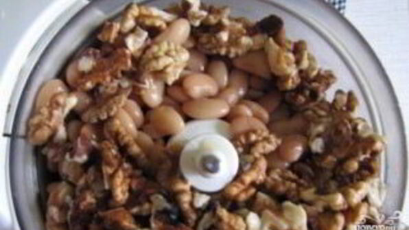 паштет из фасоли и грецких орехов