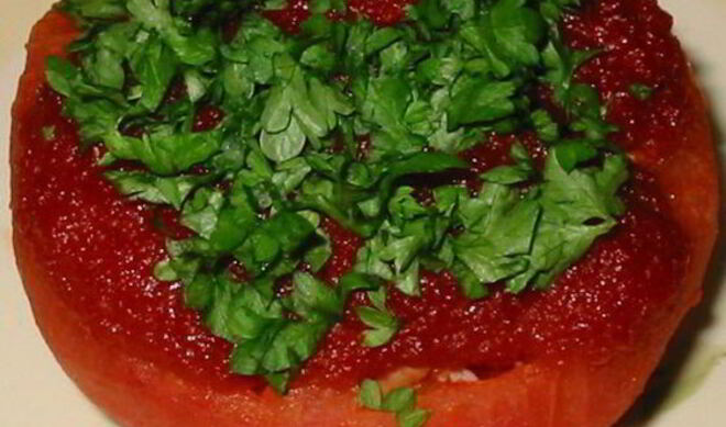 Помидор, фаршированный тунцом