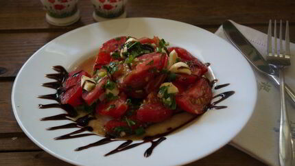 Помидоры с моцареллой