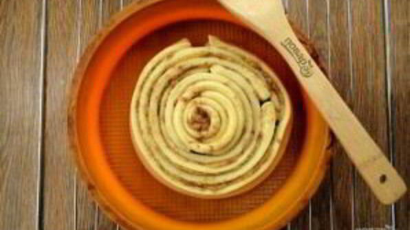 гигантский коричный ролл