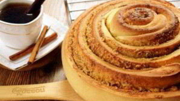 гигантский коричный ролл