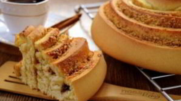 гигантский коричный ролл