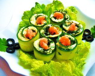 Огуречные роллы с яйцом и креветками