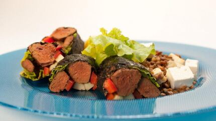 Роллы из говяжьей печенки с чечевицей