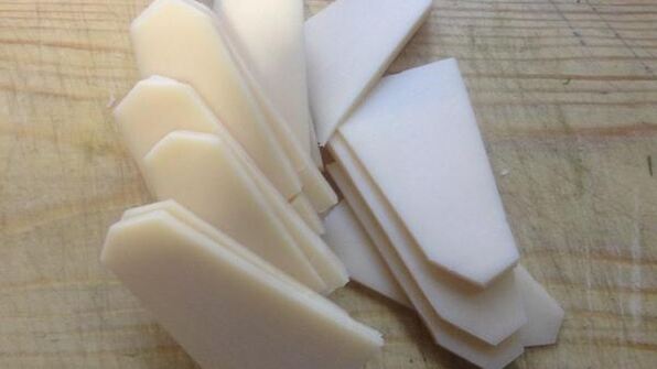 роллы из телятины с клубничным соусом