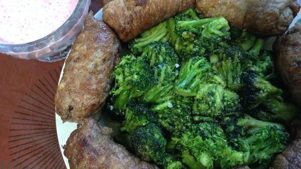 роллы из телятины с клубничным соусом