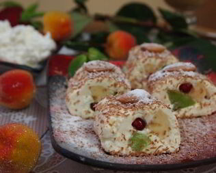 Роллы из творога с фруктами