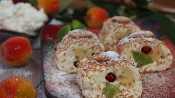 роллы из творога с фруктами