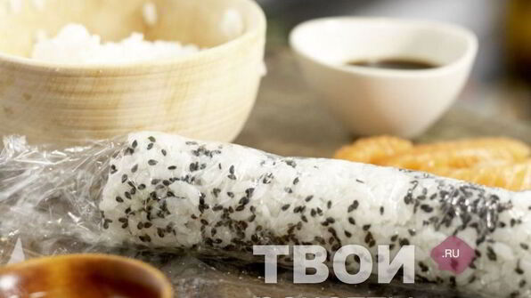 роллы с лососем