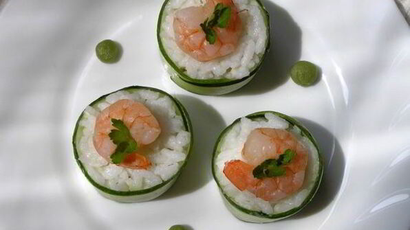 роллы с тунцом и креветками